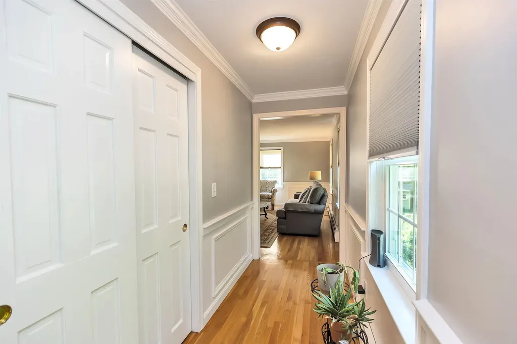 3 Colleny Drive Bedford NH 03110