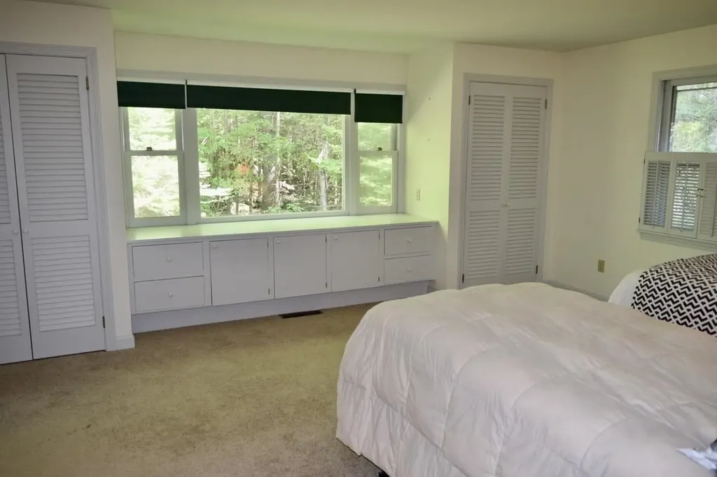 209 Squires Lane New London NH 03257
