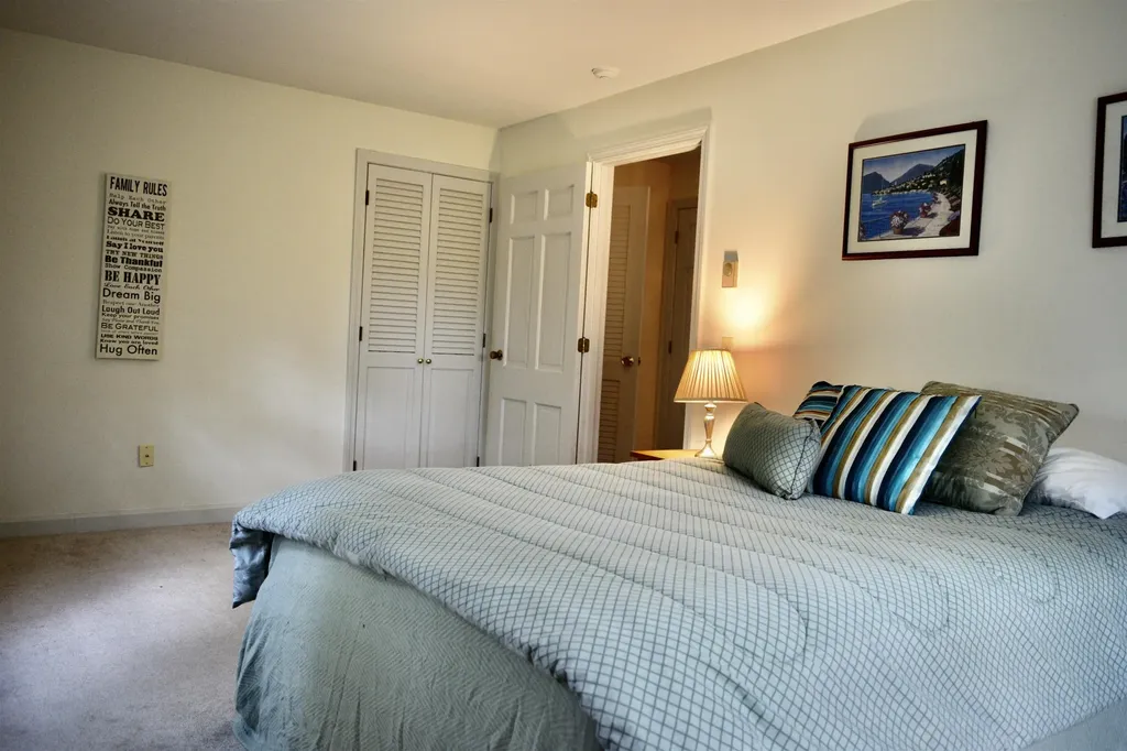 209 Squires Lane New London NH 03257