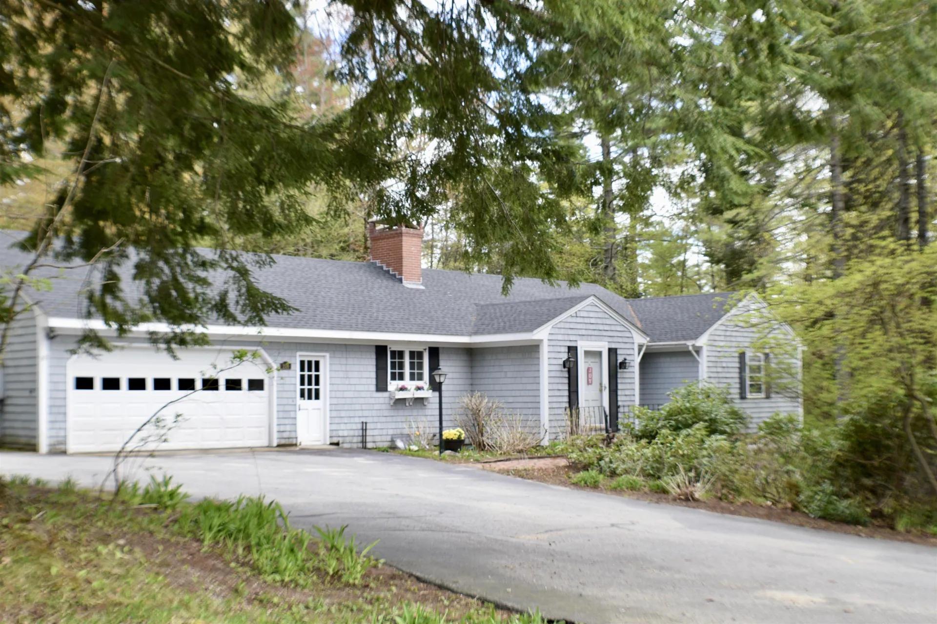209 Squires Lane New London NH 03257