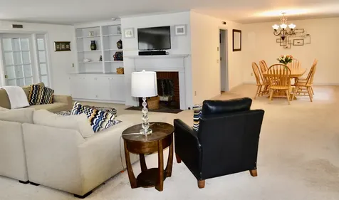 209 Squires Lane New London NH 03257