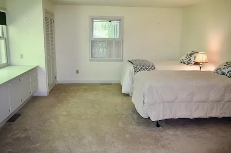 209 Squires Lane New London NH 03257