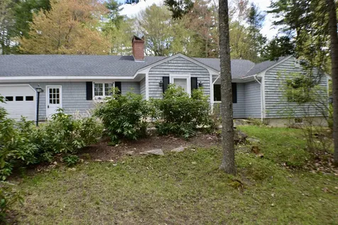 209 Squires Lane New London NH 03257