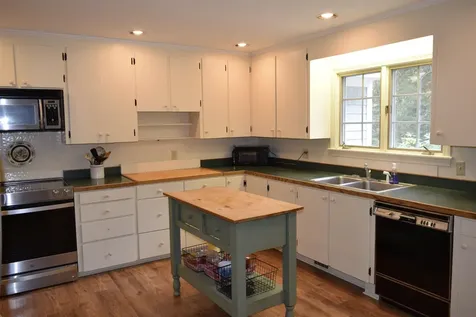 209 Squires Lane New London NH 03257