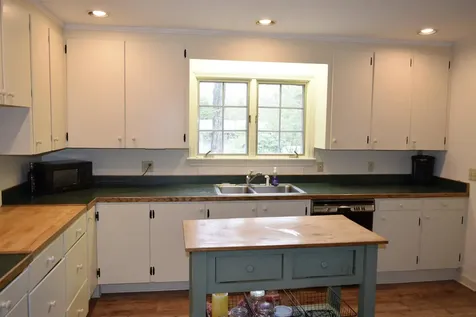 209 Squires Lane New London NH 03257