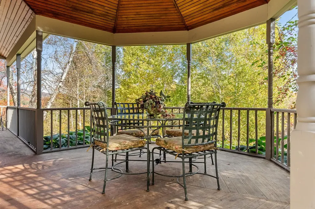 341 Caspar Drive Warren VT 05674