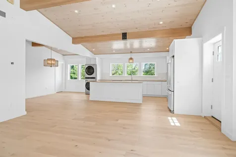 3746-3738 Main Street Manchester VT 05252