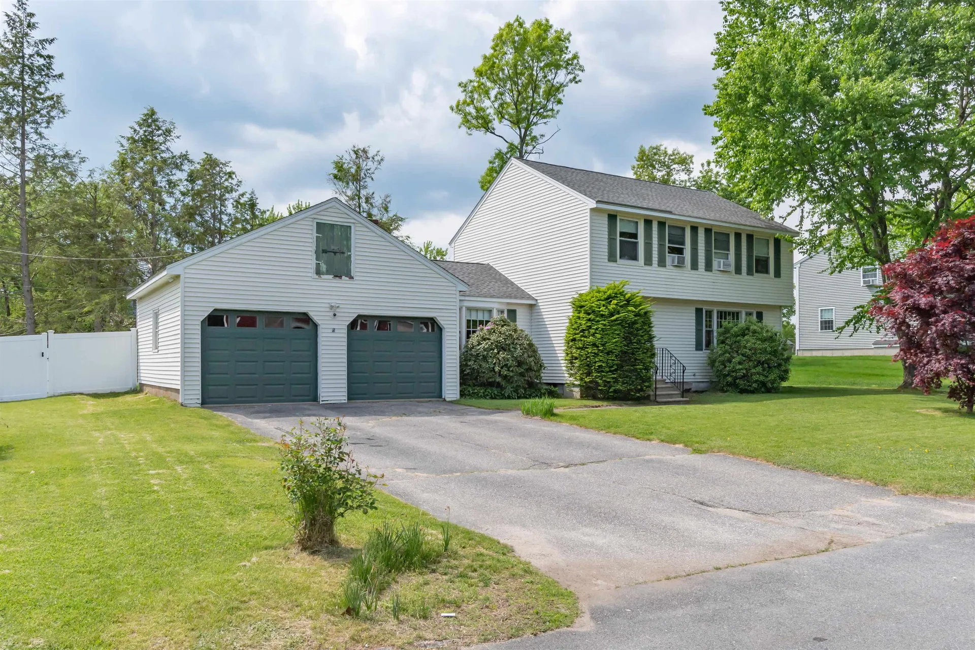 4 Marcia Drive Nashua NH 03062