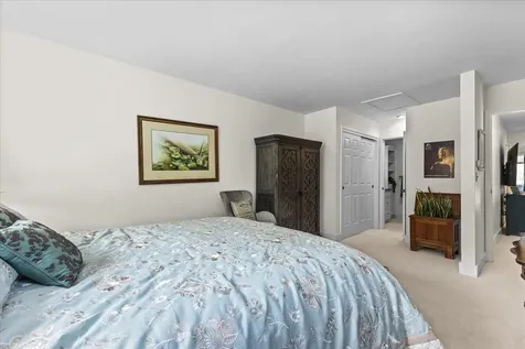 25 Lake Forest Drive Burlington VT 05401