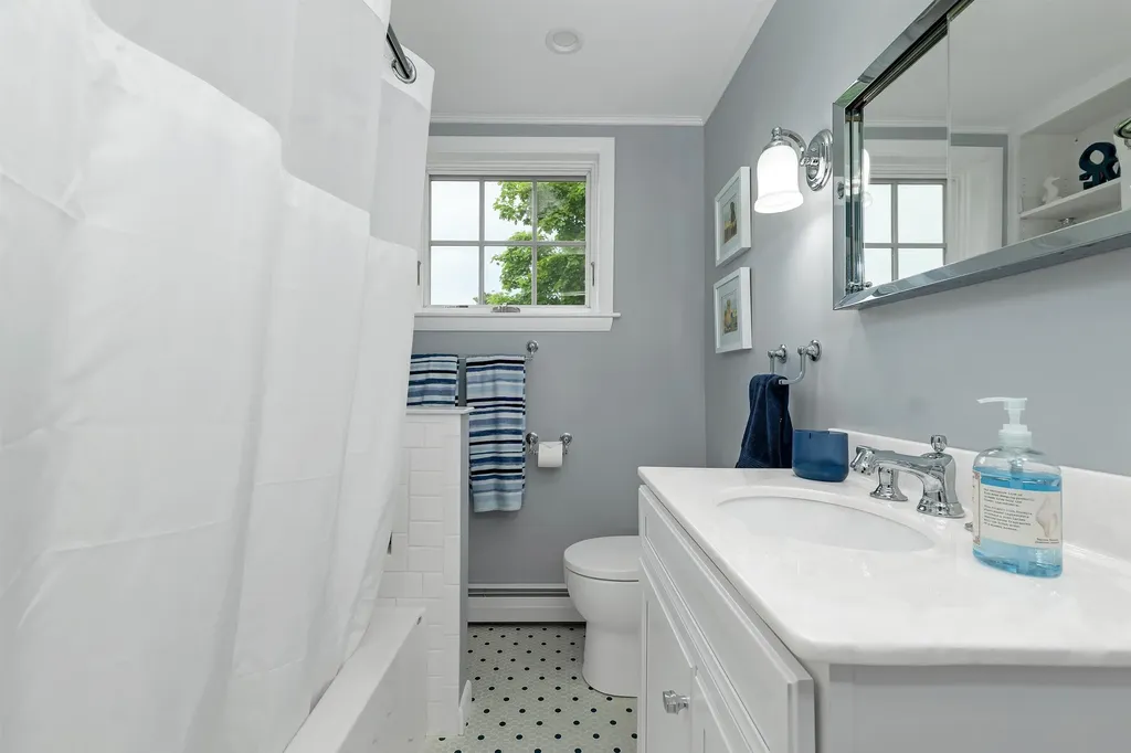 8 Kehonka Hill Road Wolfeboro NH 03894