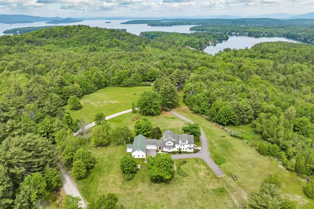 8 Kehonka Hill Road Wolfeboro NH 03894