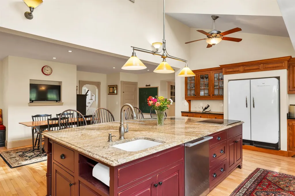 8 Kehonka Hill Road Wolfeboro NH 03894