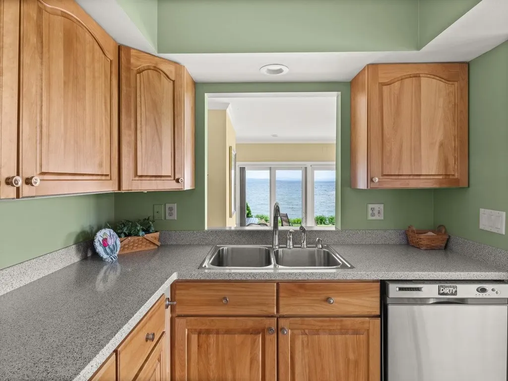 21 Harbor Watch Road Burlington VT 05401