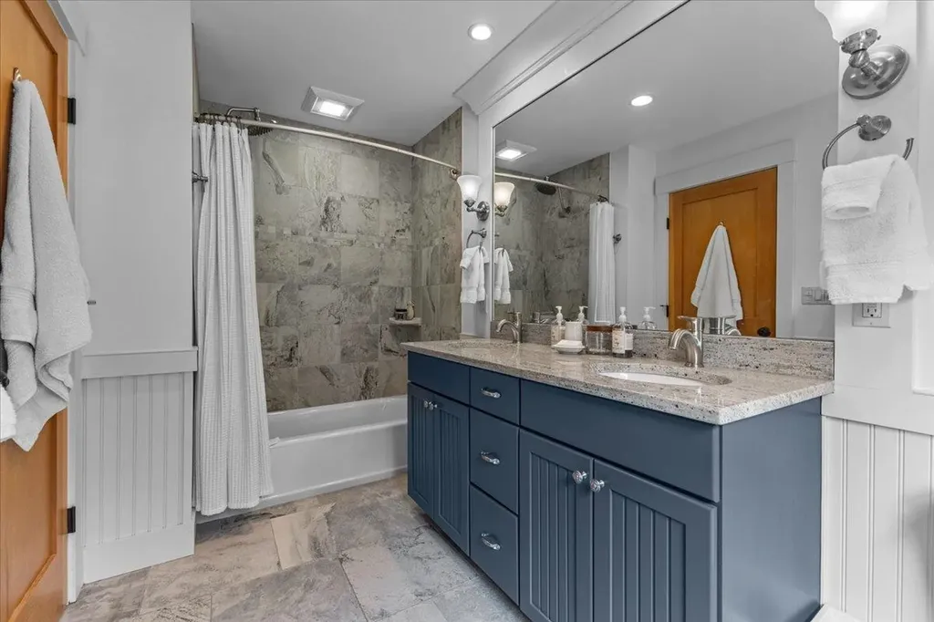 147 Landmark Lane Stowe VT 05672