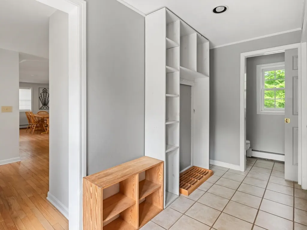 20 Thomas Lane Essex VT 05452