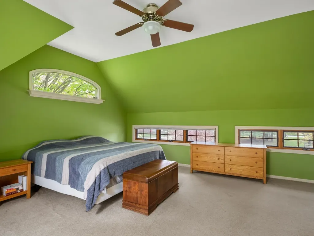 20 Thomas Lane Essex VT 05452