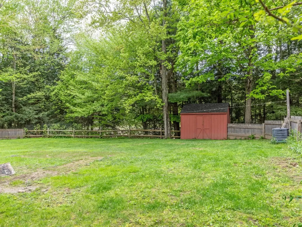 20 Thomas Lane Essex VT 05452
