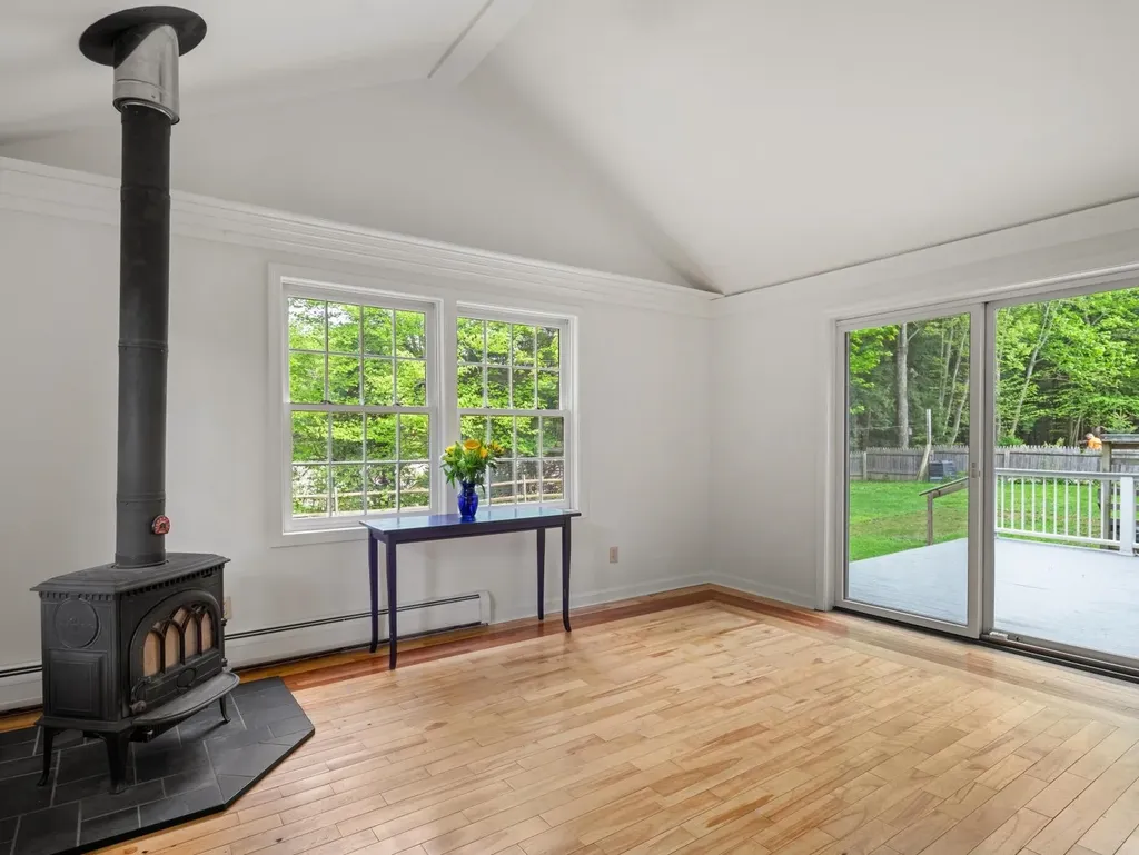 20 Thomas Lane Essex VT 05452