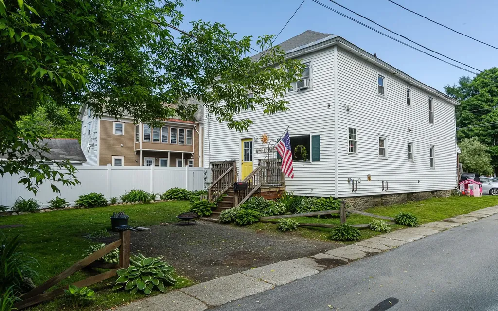 10 Ash Street Walpole NH 03609
