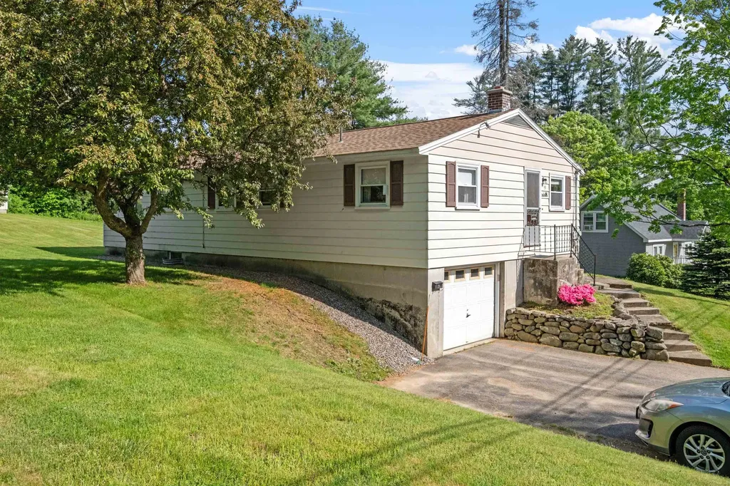 53 Chestnut Street Tilton NH 03276