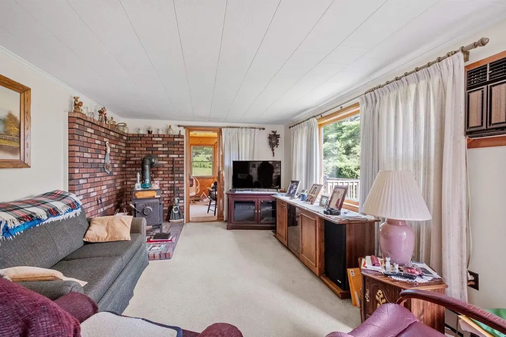 53 Chestnut Street Tilton NH 03276