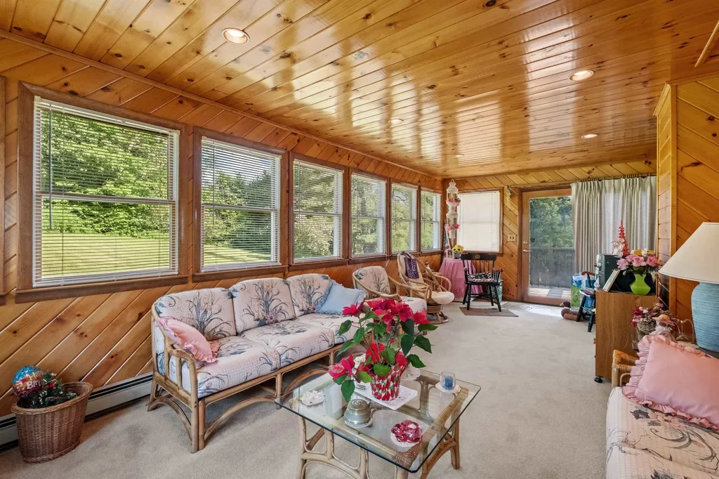 53 Chestnut Street Tilton NH 03276