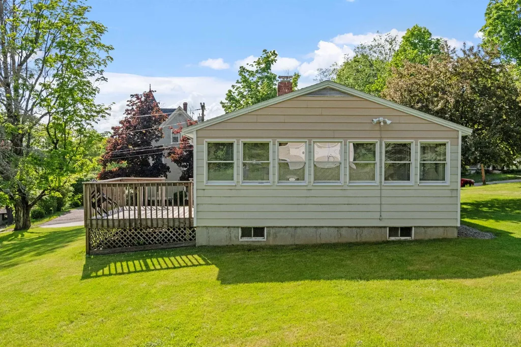 53 Chestnut Street Tilton NH 03276