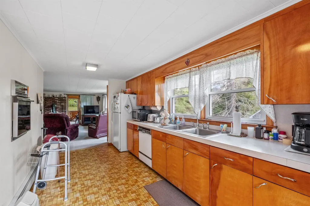 53 Chestnut Street Tilton NH 03276