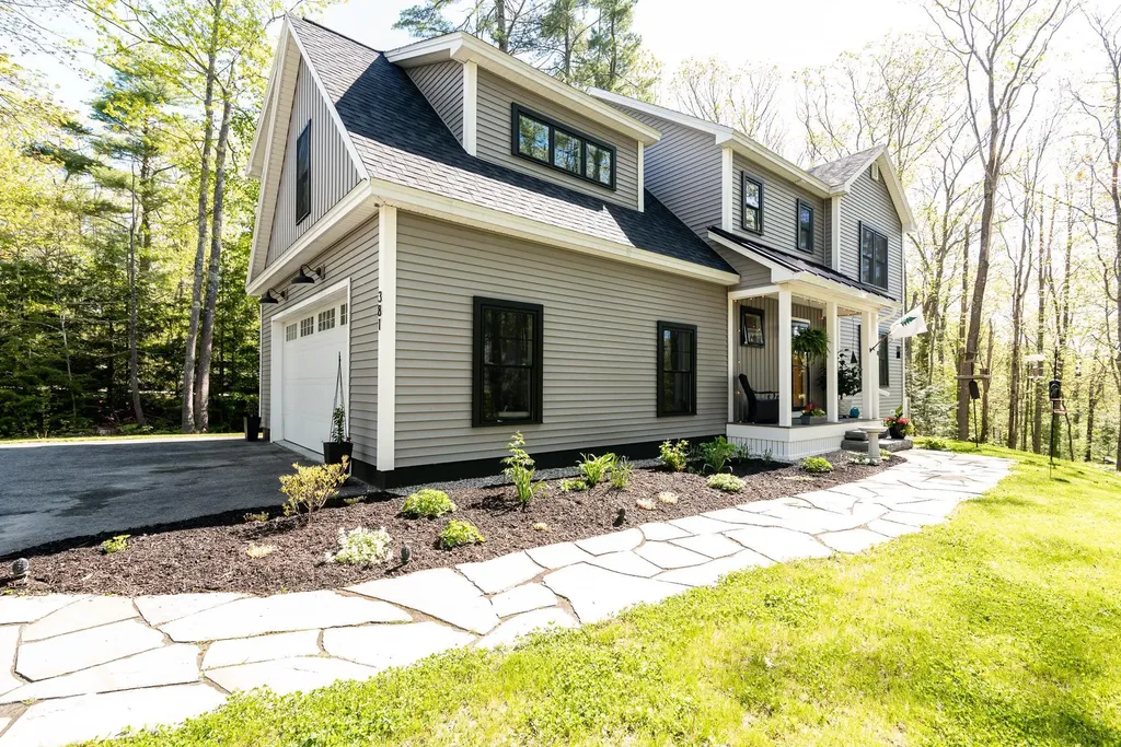381 Middle Road Falmouth ME 04105
