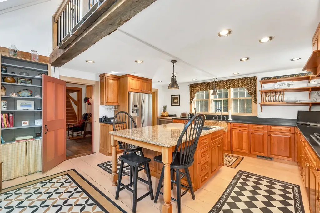 752 Murray Hill Road Hill NH 03243