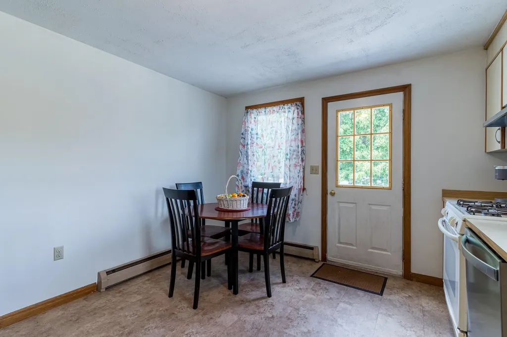 426 Stockdale Circle Rollinsford NH 03869