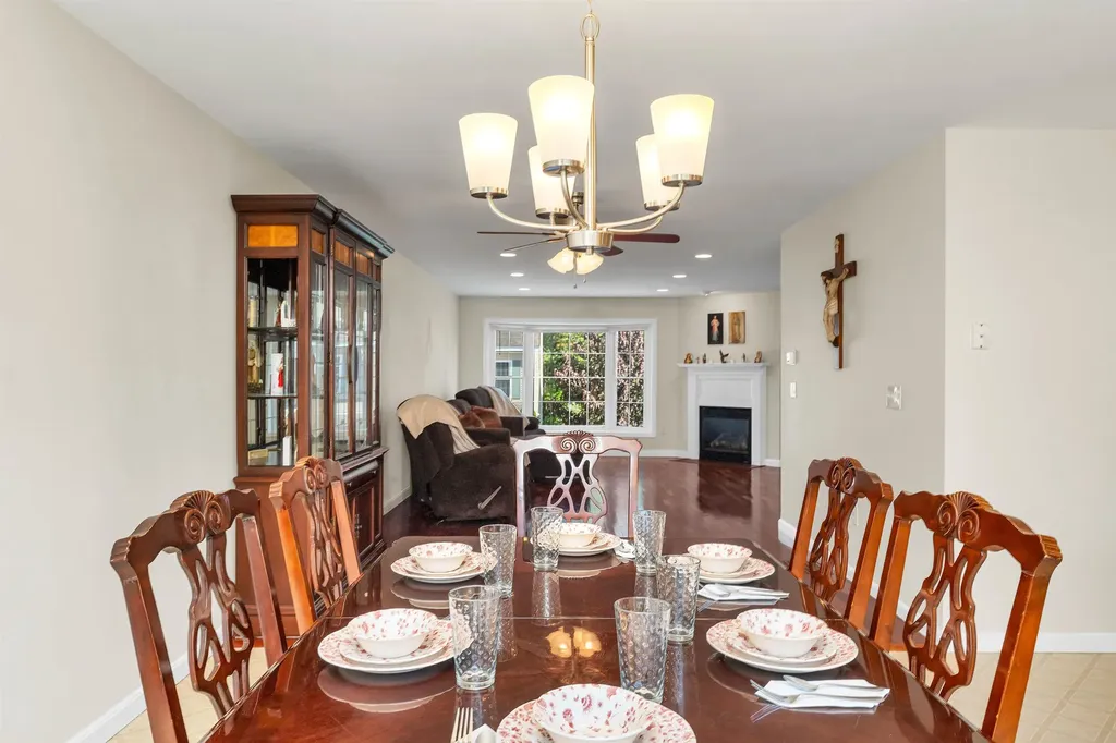 16A Canterberry Court Hudson NH 03051