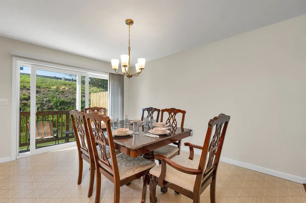16A Canterberry Court Hudson NH 03051