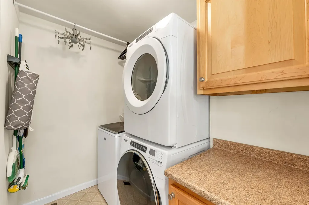 16A Canterberry Court Hudson NH 03051