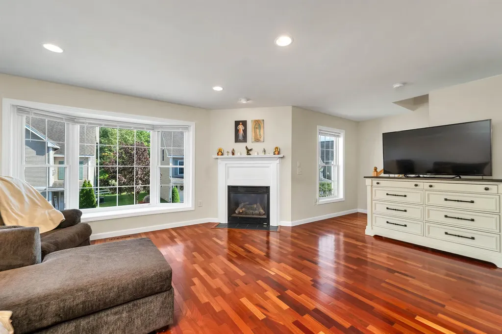 16A Canterberry Court Hudson NH 03051