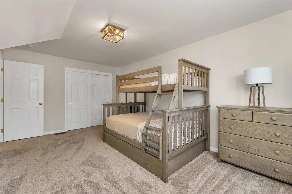 16A Canterberry Court Hudson NH 03051
