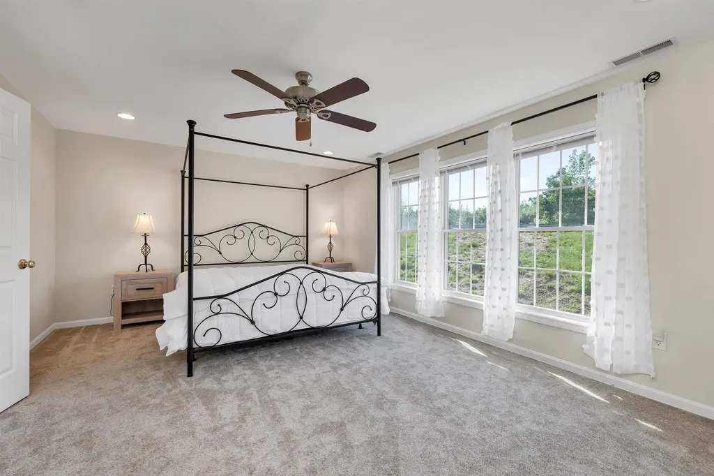 16A Canterberry Court Hudson NH 03051