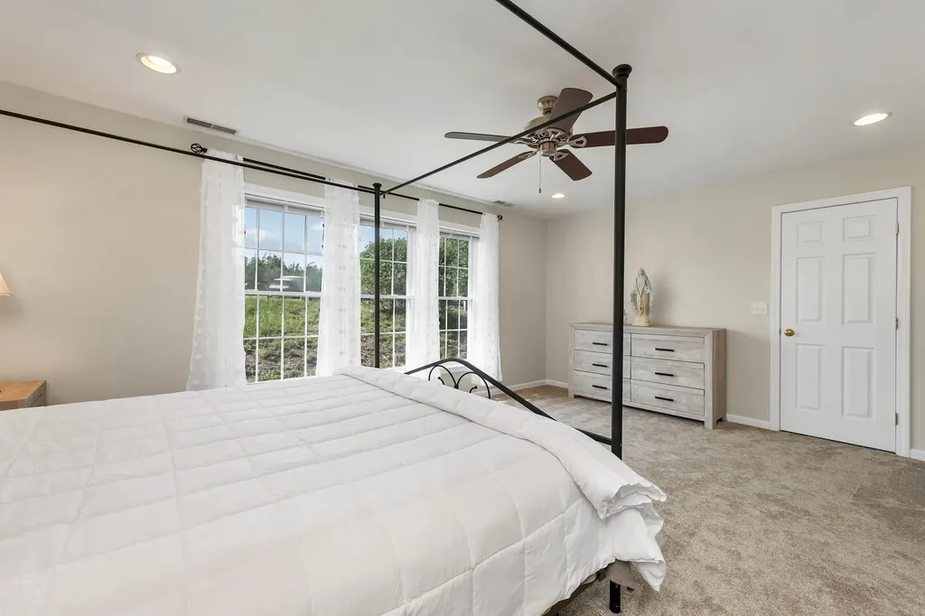 16A Canterberry Court Hudson NH 03051