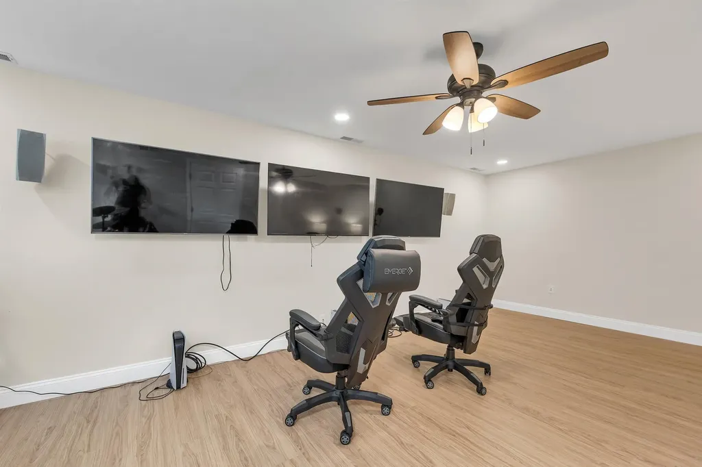 16A Canterberry Court Hudson NH 03051