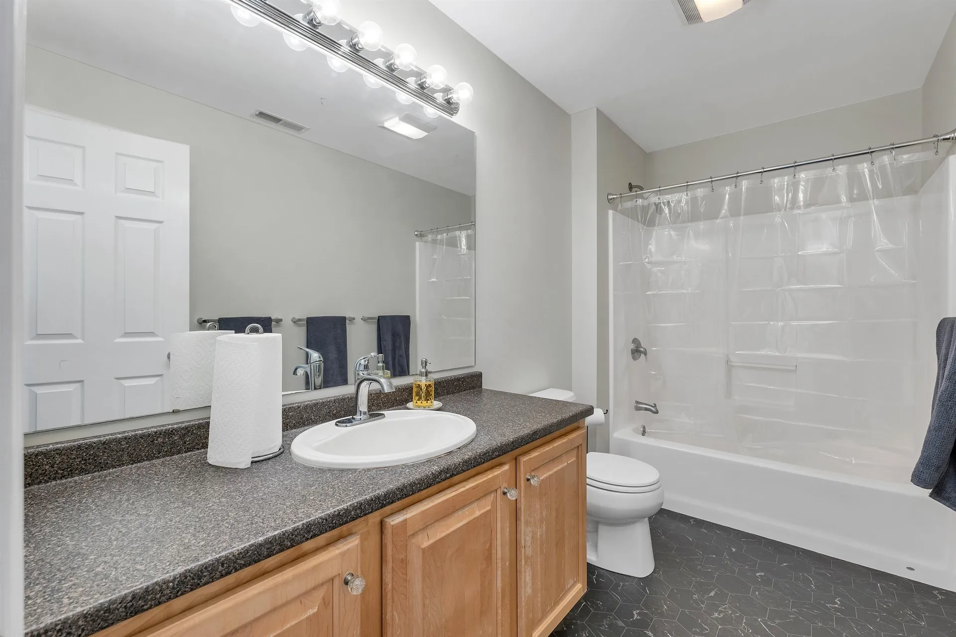 16A Canterberry Court Hudson NH 03051