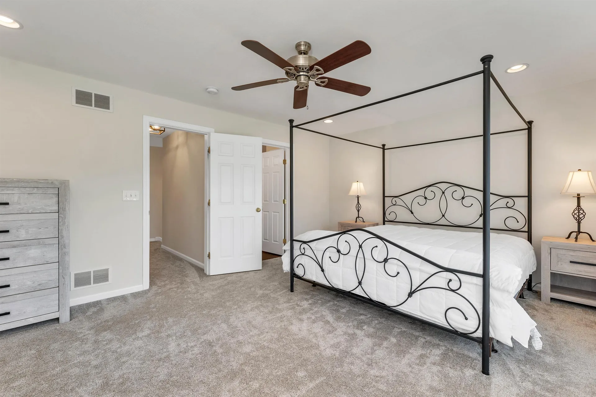 16A Canterberry Court Hudson NH 03051
