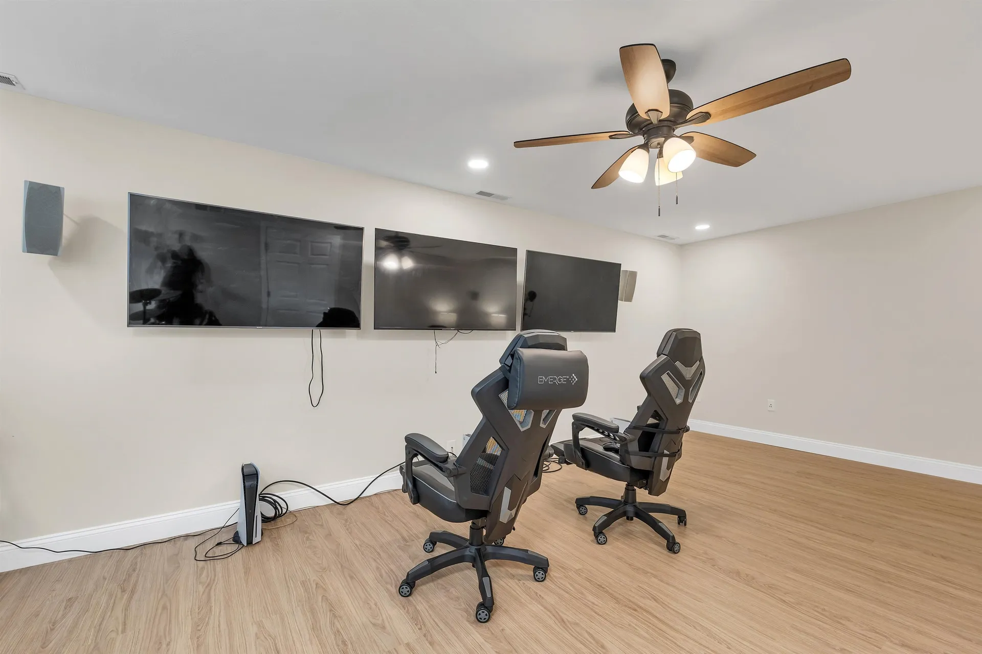 16A Canterberry Court Hudson NH 03051