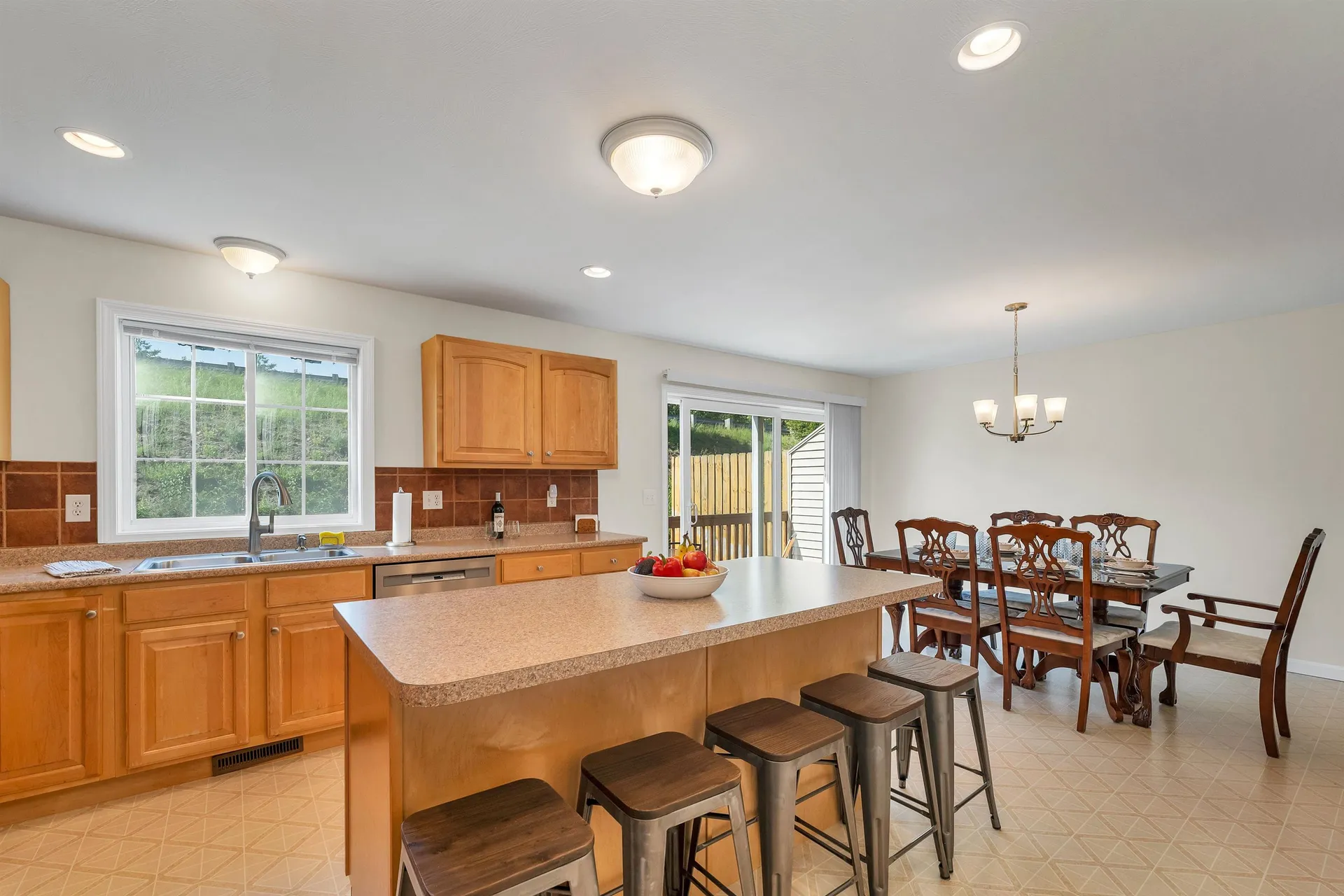 16A Canterberry Court Hudson NH 03051