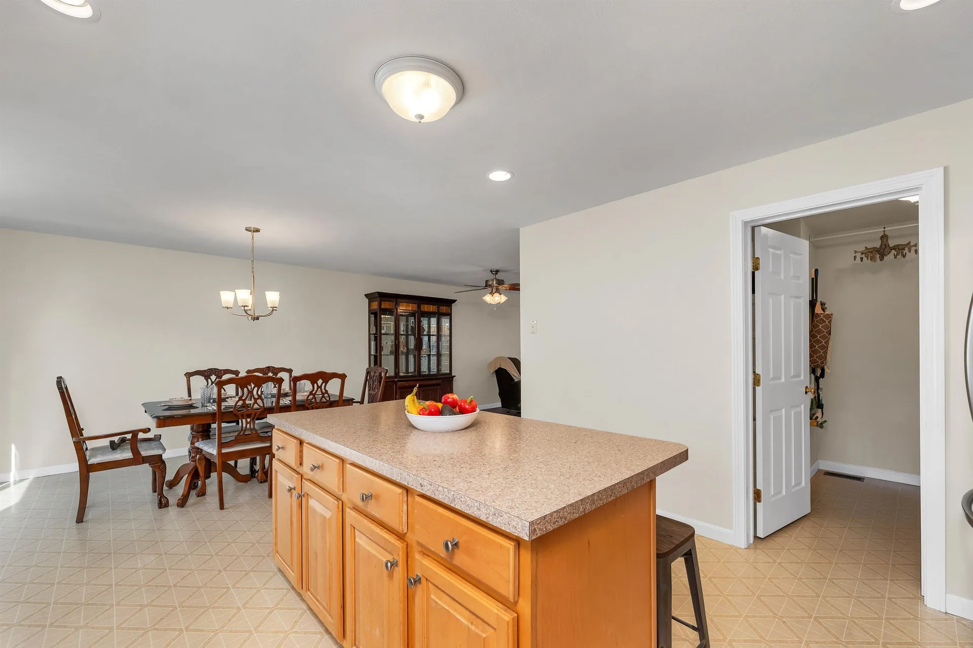 16A Canterberry Court Hudson NH 03051