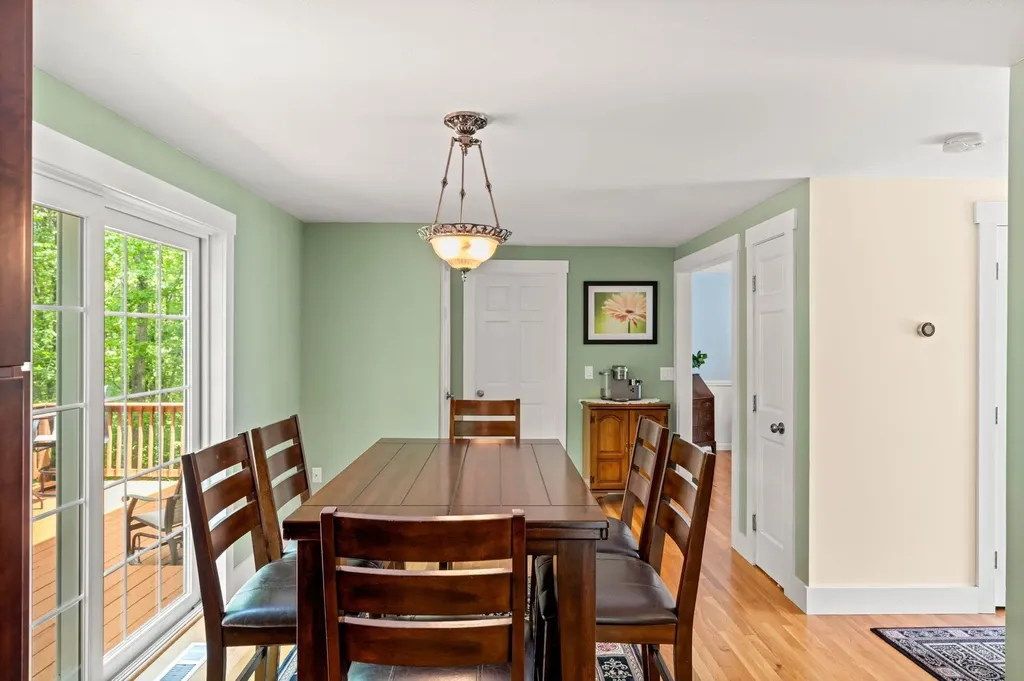 9 Hazelwood Drive Salem NH 03079
