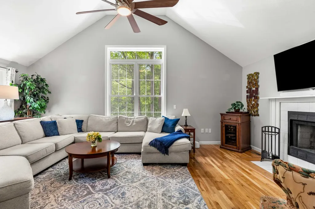 9 Hazelwood Drive Salem NH 03079