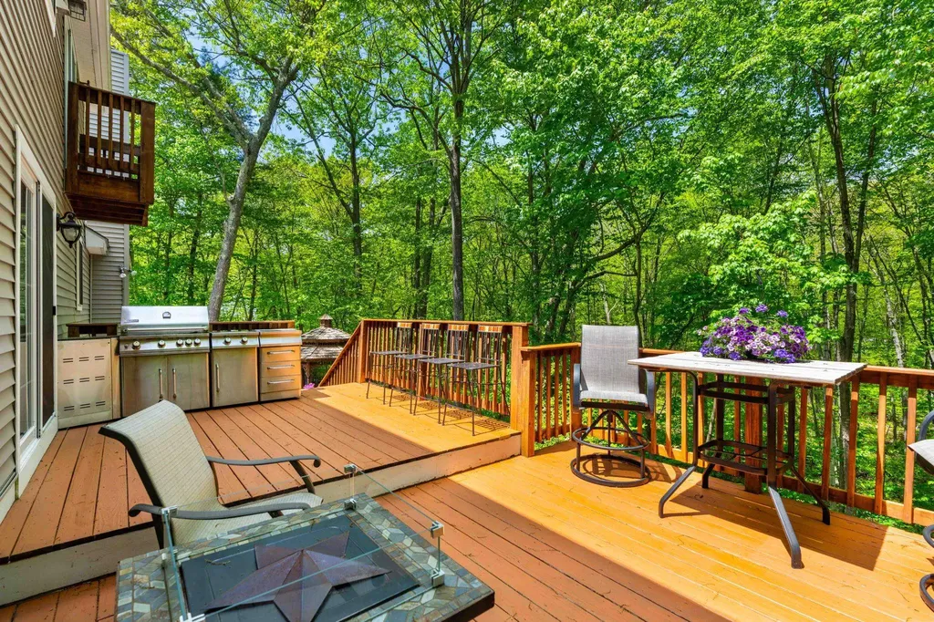 9 Hazelwood Drive Salem NH 03079