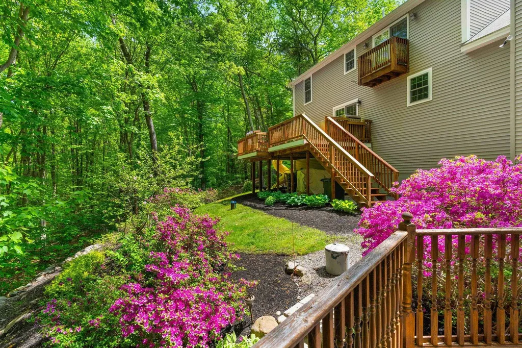 9 Hazelwood Drive Salem NH 03079