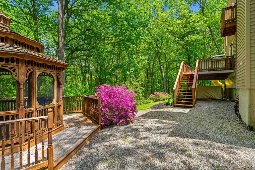 9 Hazelwood Drive Salem NH 03079