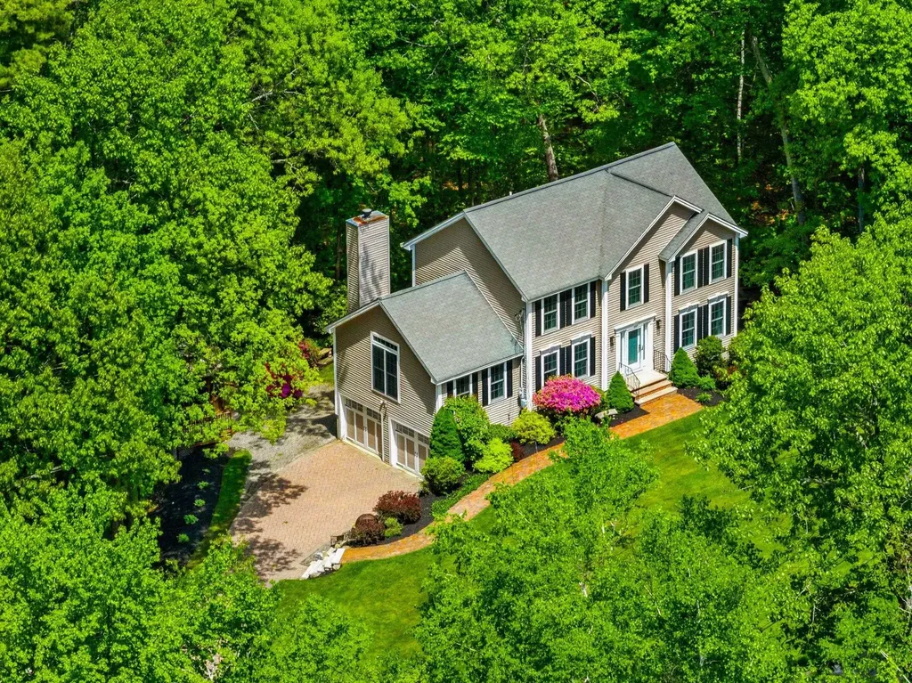 9 Hazelwood Drive Salem NH 03079